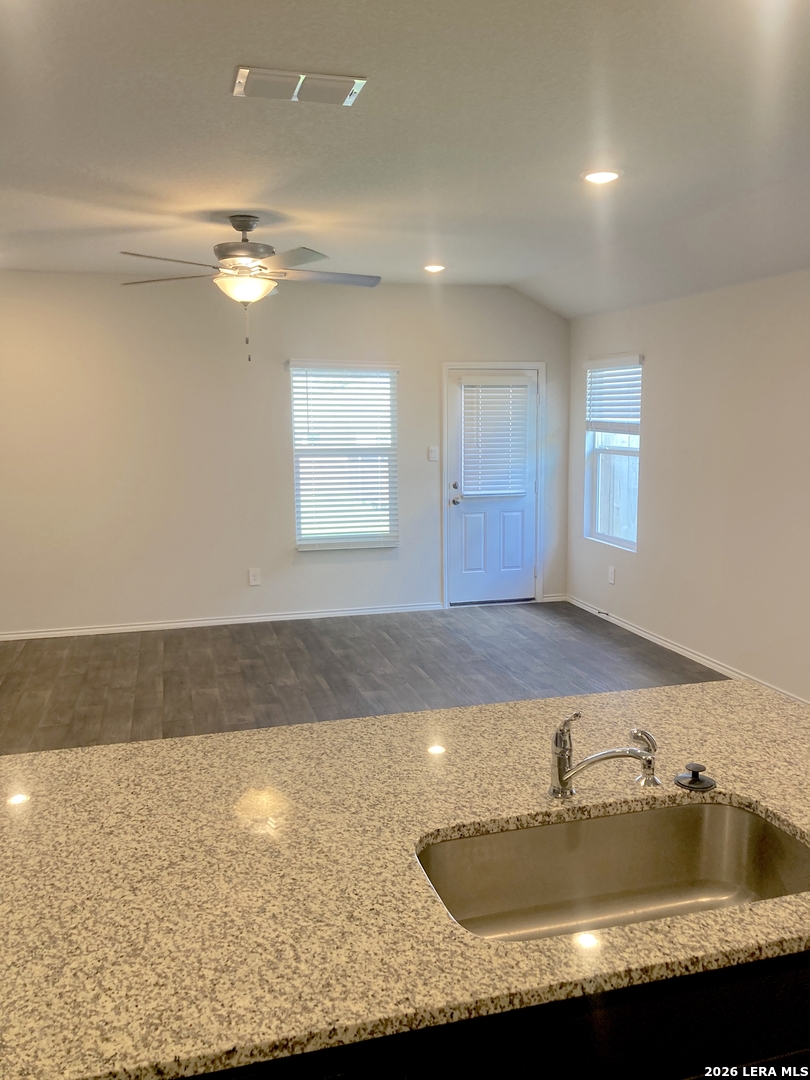 404 Chaco Loop Seguin, TX 78155 - Photo 5 of 18