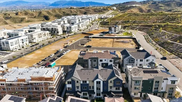 $689,000 | 27317 Bear Creek Lane, Valencia, CA 91381
