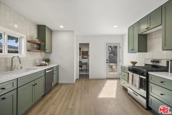 $925,000 | 15712 Stare Street, North Hills, CA 91343