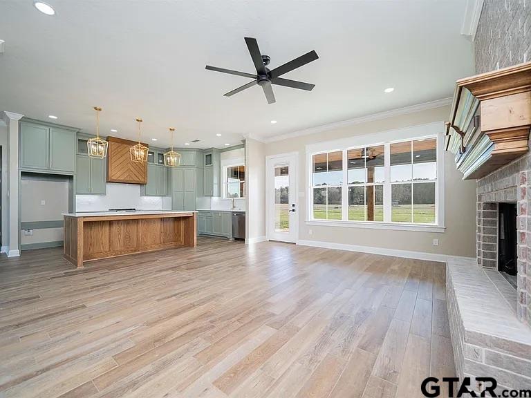 404 Small Oaks Road Kilgore, TX 75662 - Photo 6 of 34
