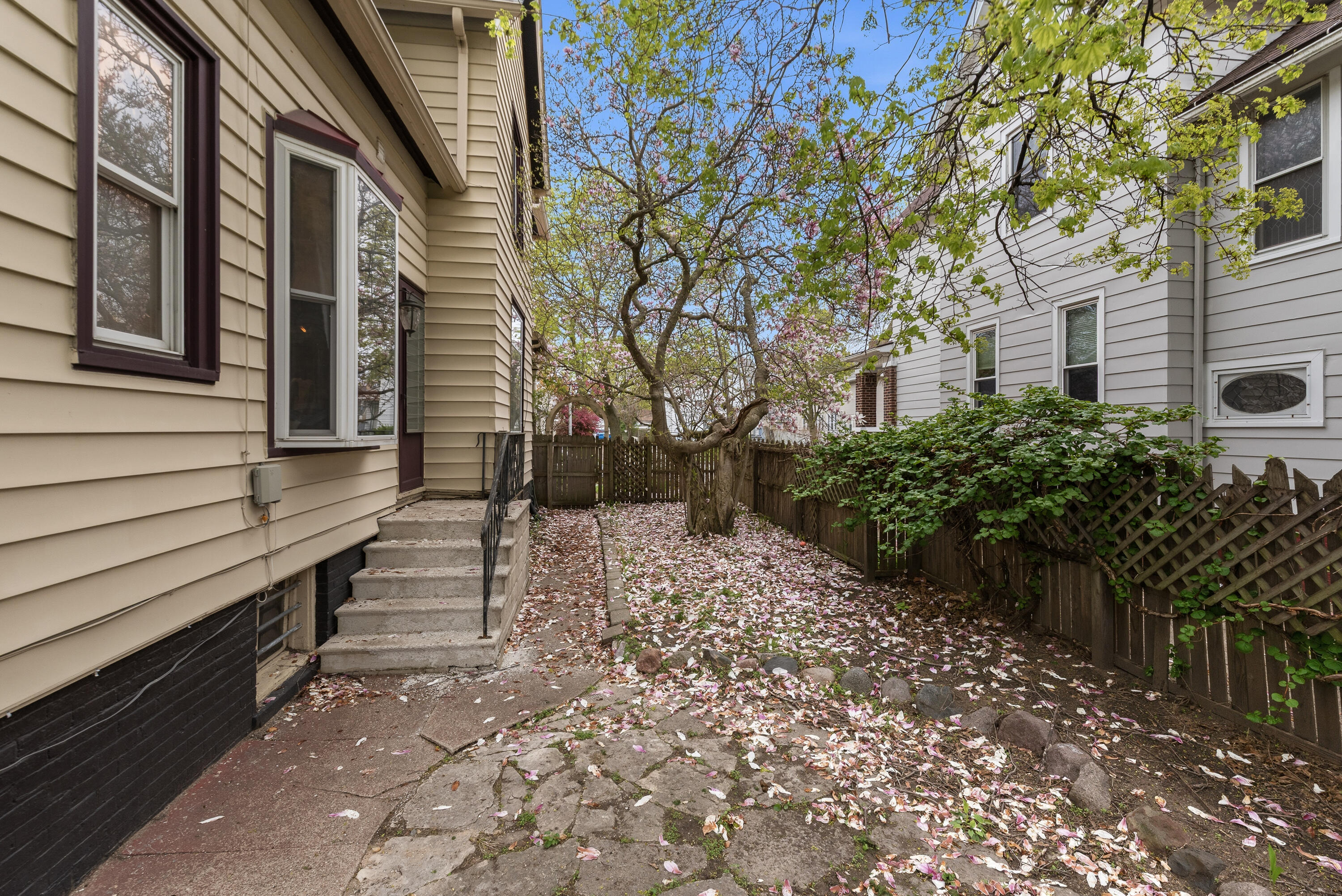 1612 North Main Street Racine, WI 53402 - Photo 33 of 35 1612 N Main St-6