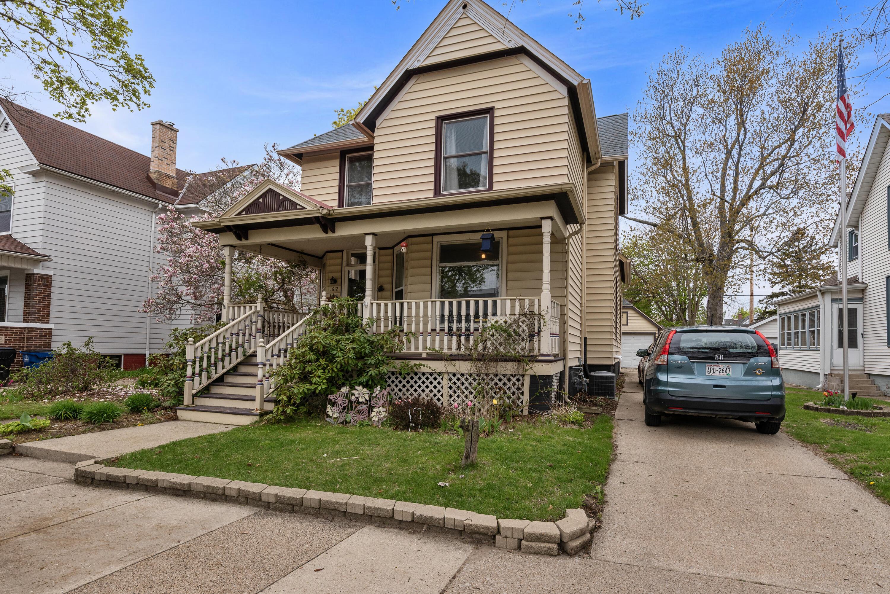 1612 North Main Street Racine, WI 53402 - Photo 4 of 35 1612 N Main St-9
