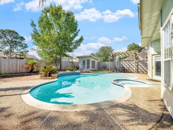 $399,999 | 7042 River Garden Drive, Houston, TX 77095