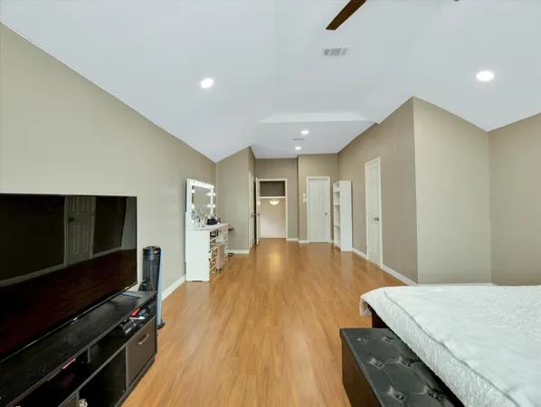 $399,999 | 7042 River Garden Drive, Houston, TX 77095