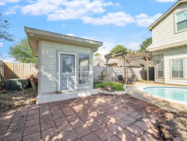 $399,999 | 7042 River Garden Drive, Houston, TX 77095