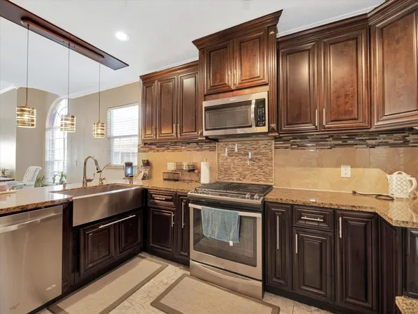 $399,999 | 7042 River Garden Drive, Houston, TX 77095