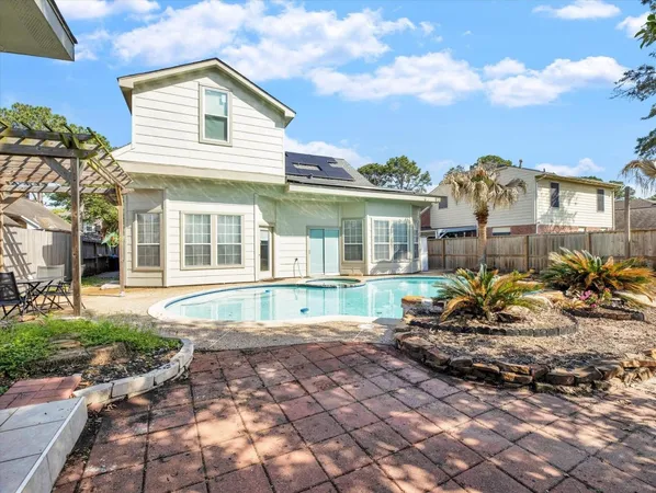 $399,999 | 7042 River Garden Drive, Houston, TX 77095