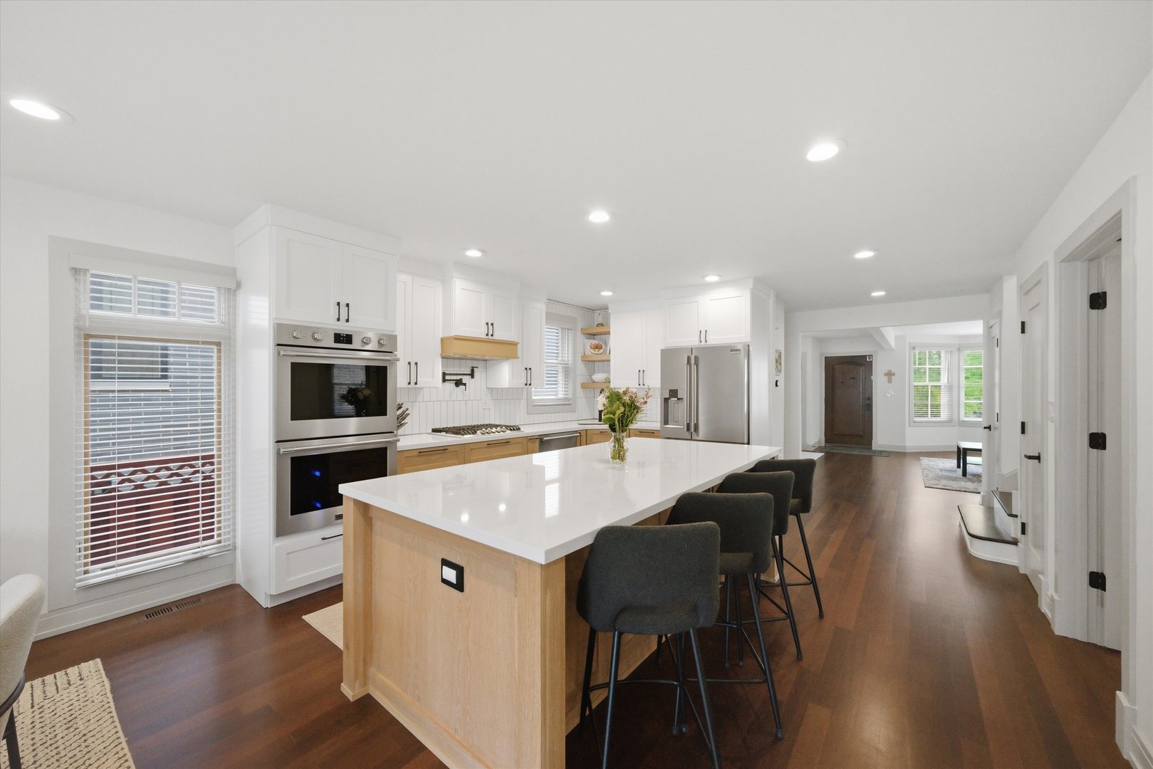 6057 North Tripp Avenue Chicago, IL 60646 - Photo 11 of 45