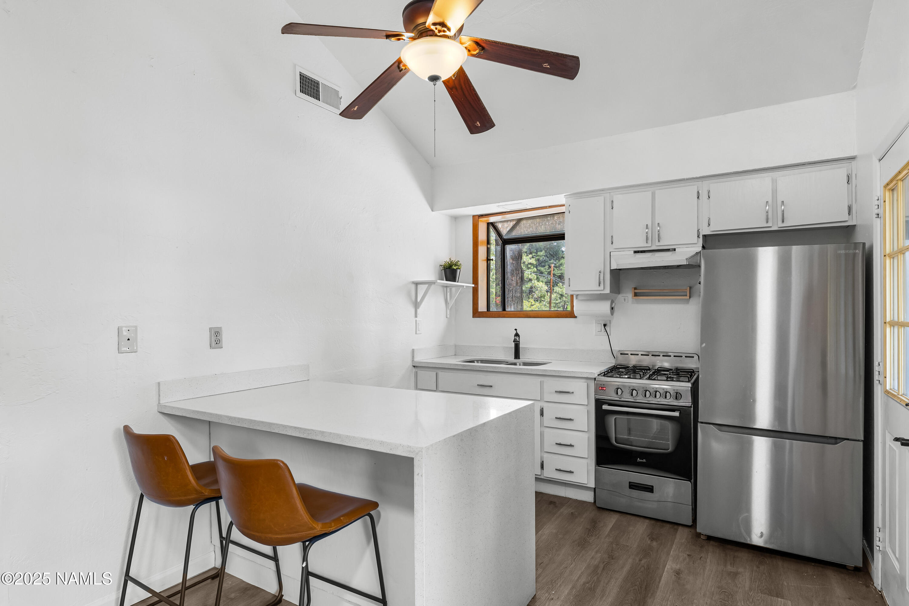 595 Cherokee Flagstaff, AZ 86005 - Photo 6 of 26 CP-12