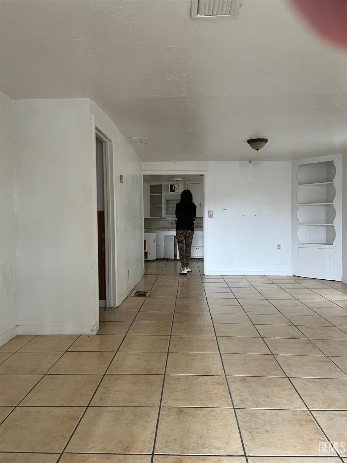 Undisclosed Address Wasco, CA 93280 - Photo 9 of 17 a view of a livingroom with furniture