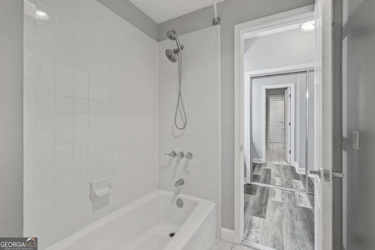 3475 Oak Valley Road Northeast, Unit 910 Atlanta, GA 30326 - Photo 28 of 51