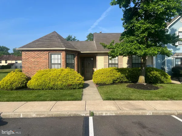 $2,650 | 17 Banbury Court, Robbinsville, NJ 08691