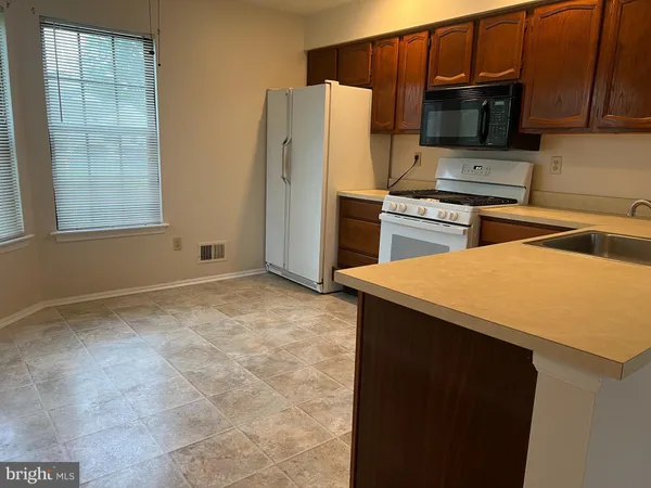 $2,650 | 17 Banbury Court, Robbinsville, NJ 08691