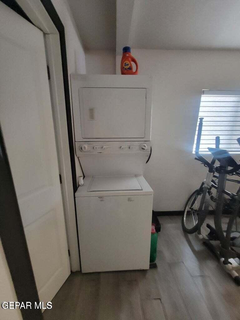 11531 Ernest Road Socorro, TX 79927 - Photo 16 of 36 a utility room with dryer and washer