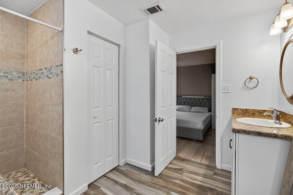 1860 Embassy Drive Jacksonville, FL 32207 - Photo 25 of 53 a room with a washer and dryer