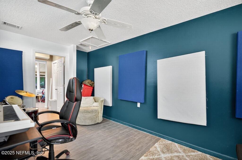 1860 Embassy Drive Jacksonville, FL 32207 - Photo 45 of 53 a living room with furniture