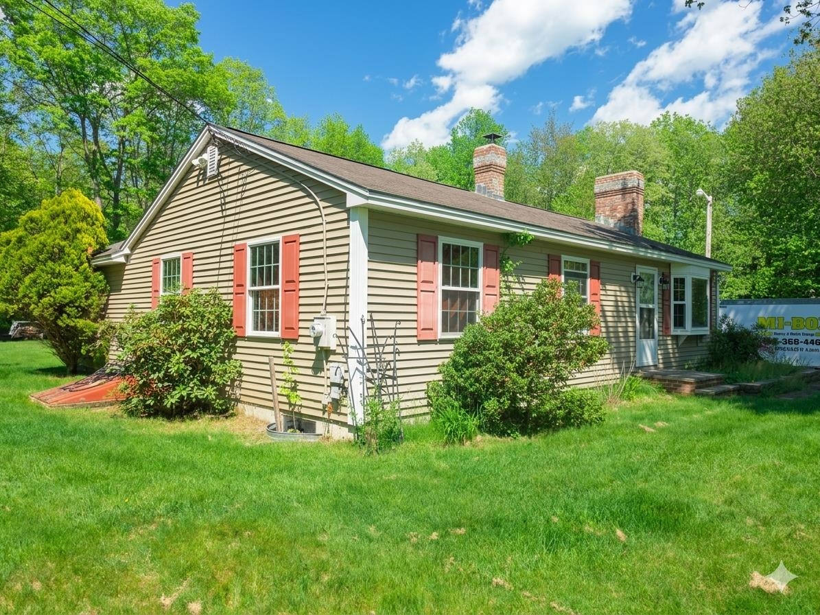 54 Ridgewood Circle Epsom, NH 03234 - Photo 2 of 20