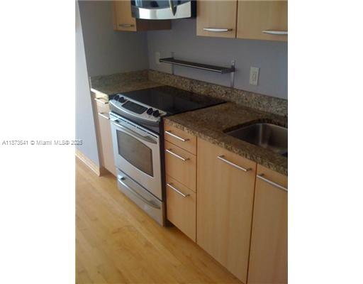 2001 Meridian Avenue, Unit 530 Miami Beach, FL 33139 - Photo 7 of 13