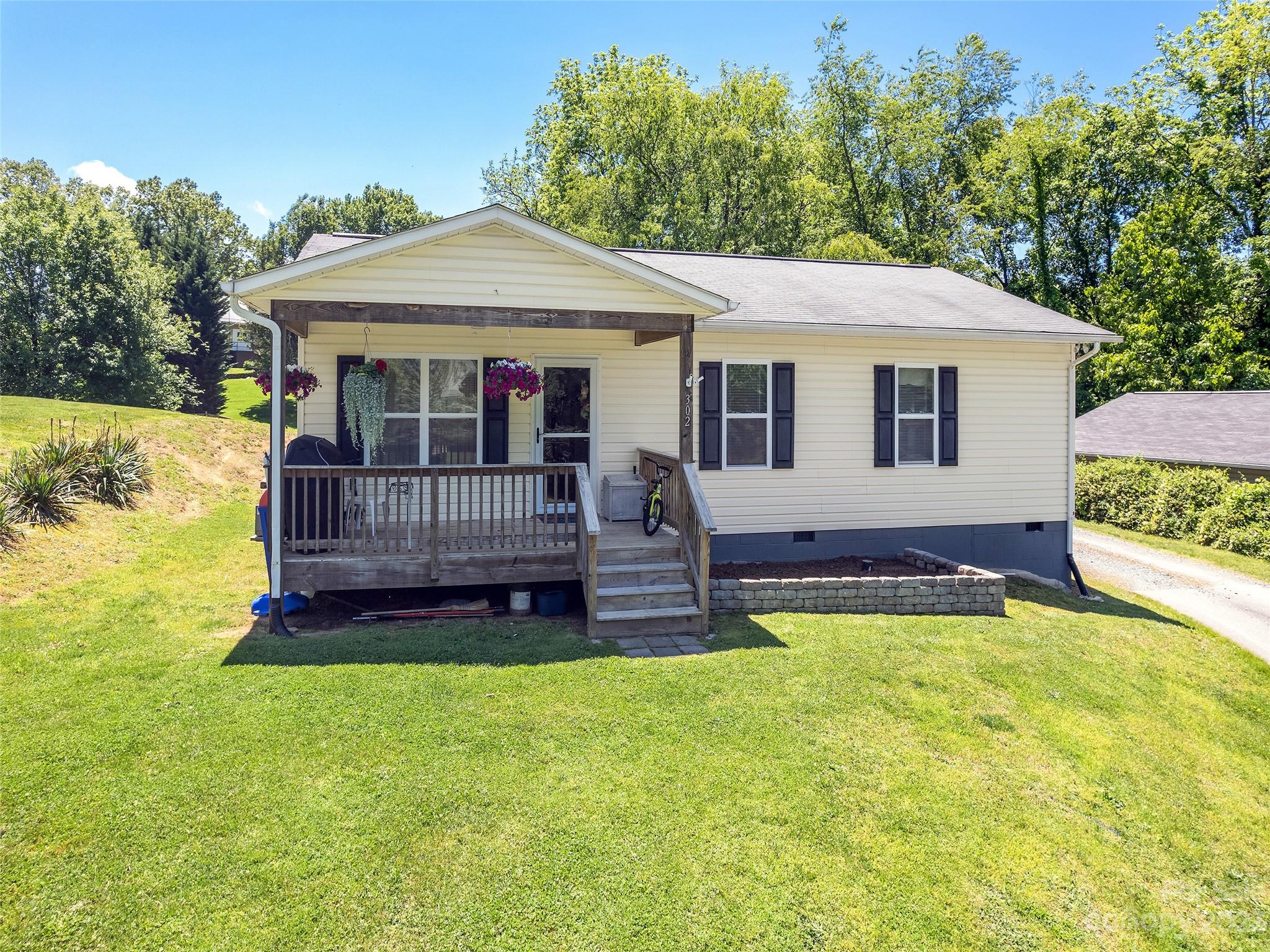 302 Spring Street Canton, NC 28716 - Photo 1 of 34 Gallery Image 1