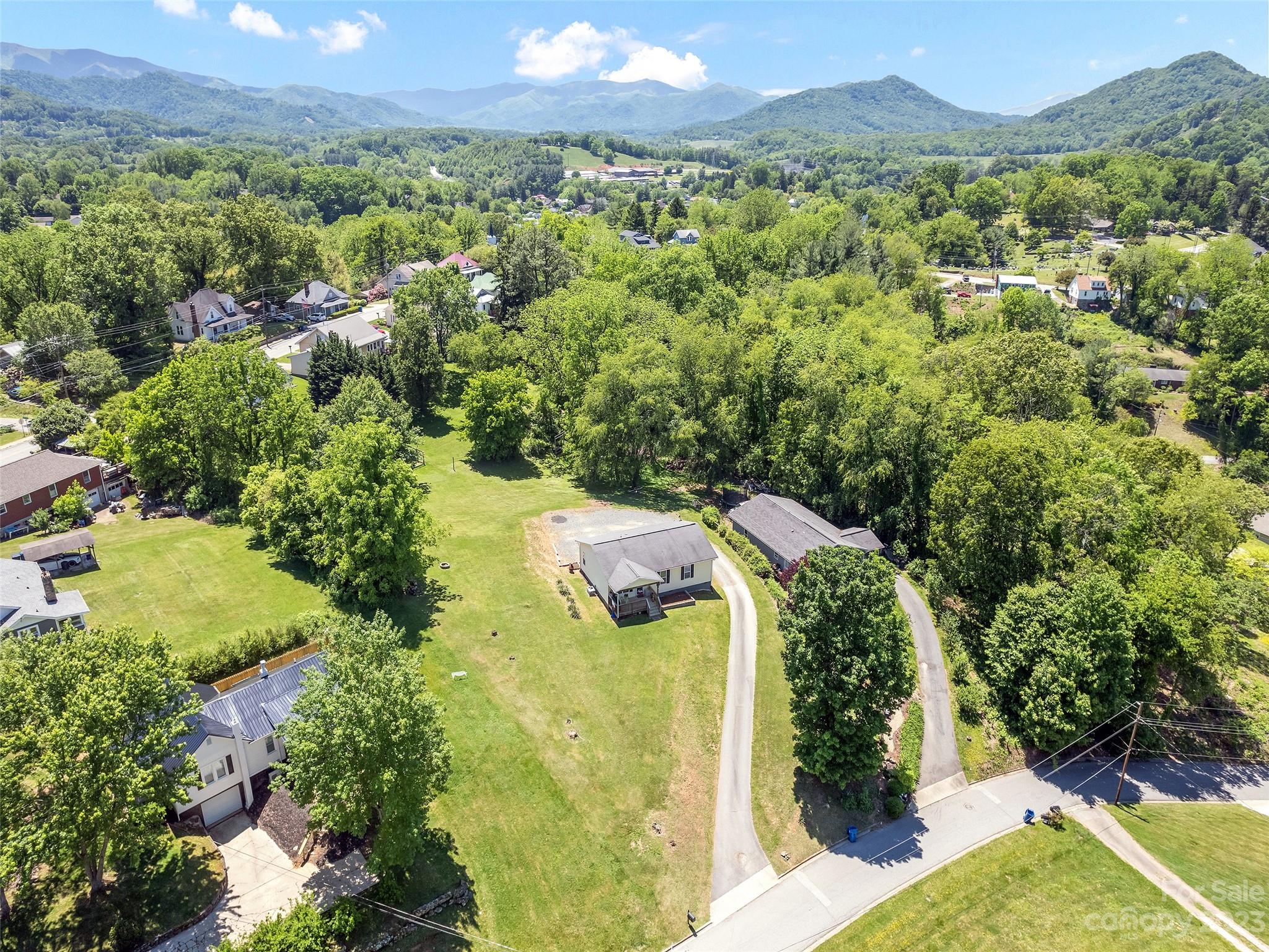 302 Spring Street Canton, NC 28716 - Photo 32 of 34 Gallery Image 32