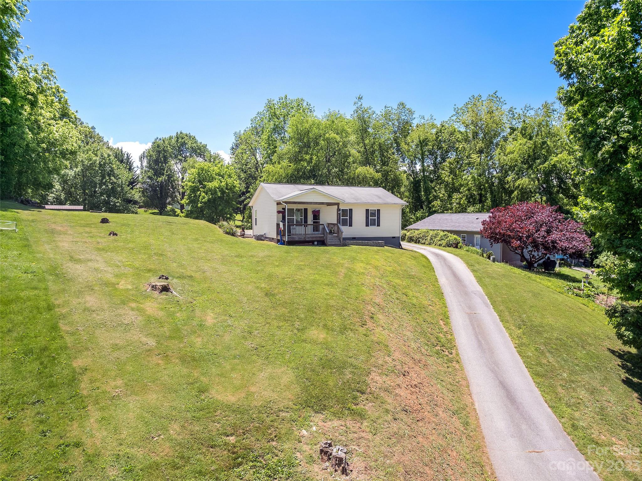 302 Spring Street Canton, NC 28716 - Photo 4 of 34 Gallery Image 4