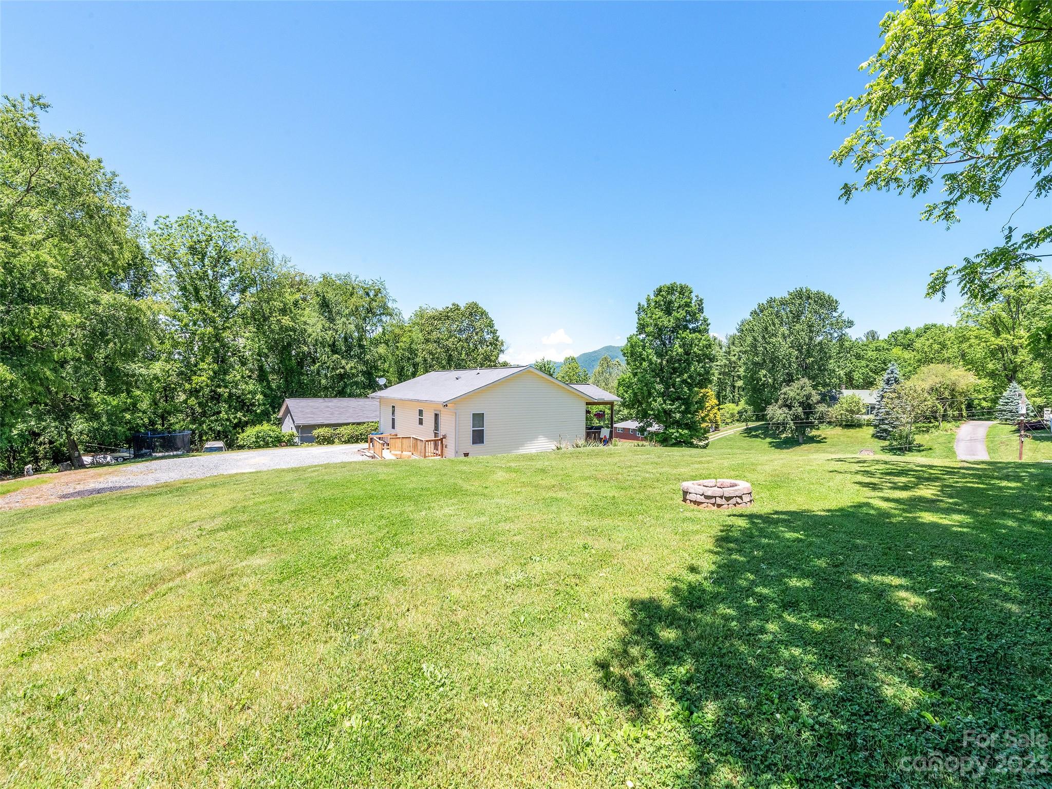302 Spring Street Canton, NC 28716 - Photo 7 of 34 Gallery Image 7