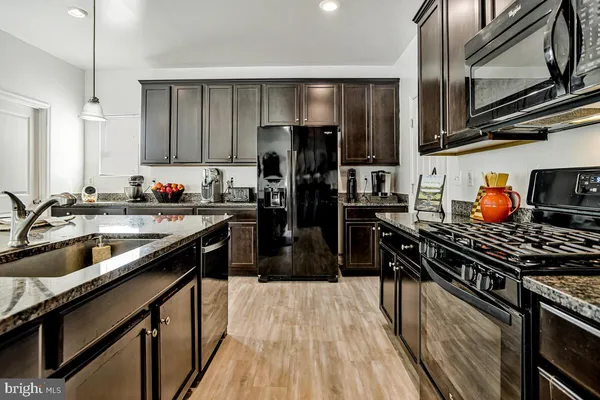 $655,000 | 9850 Mannheim Lane, Waldorf, MD 20603