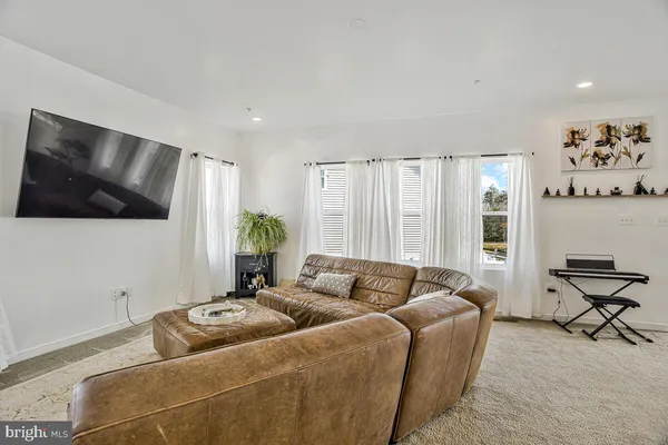 $655,000 | 9850 Mannheim Lane, Waldorf, MD 20603