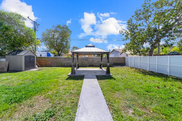 $2,700 | 2130 Wiley Court, Hollywood, FL 33020