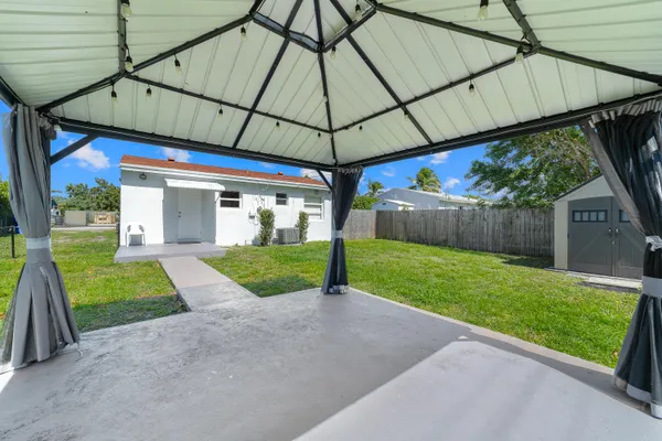 $2,700 | 2130 Wiley Court, Hollywood, FL 33020