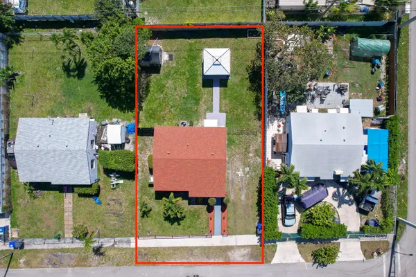$2,700 | 2130 Wiley Court, Hollywood, FL 33020