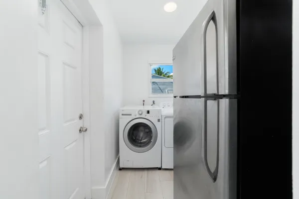 $2,700 | 2130 Wiley Court, Hollywood, FL 33020