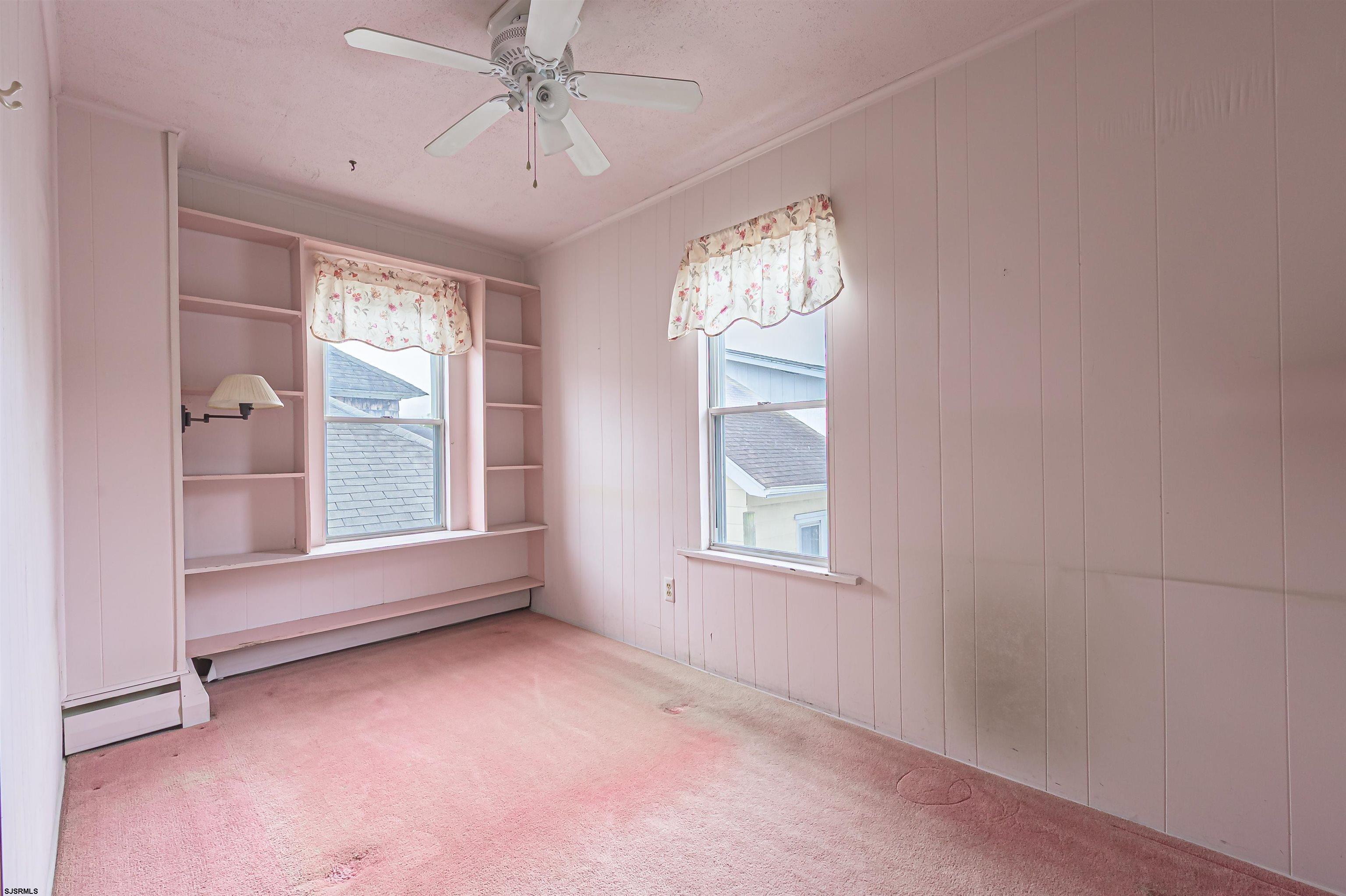 116 North Cornwall Avenue Ventnor City, NJ 08406 - Photo 20 of 28 an empty room with windows and closet