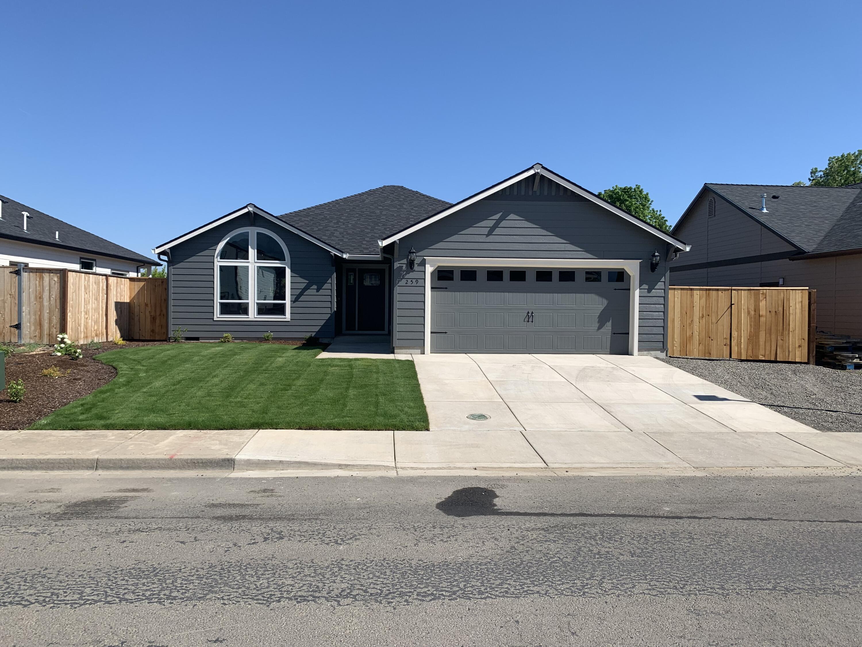 259 Samuel Lane Loop Road Phoenix, OR 97535 - Photo 1 of 22 Front