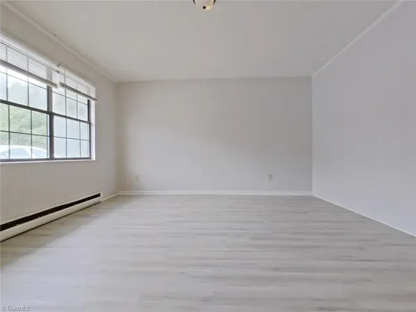 $775 | 725 South Scientific Street, High Point, NC 27260