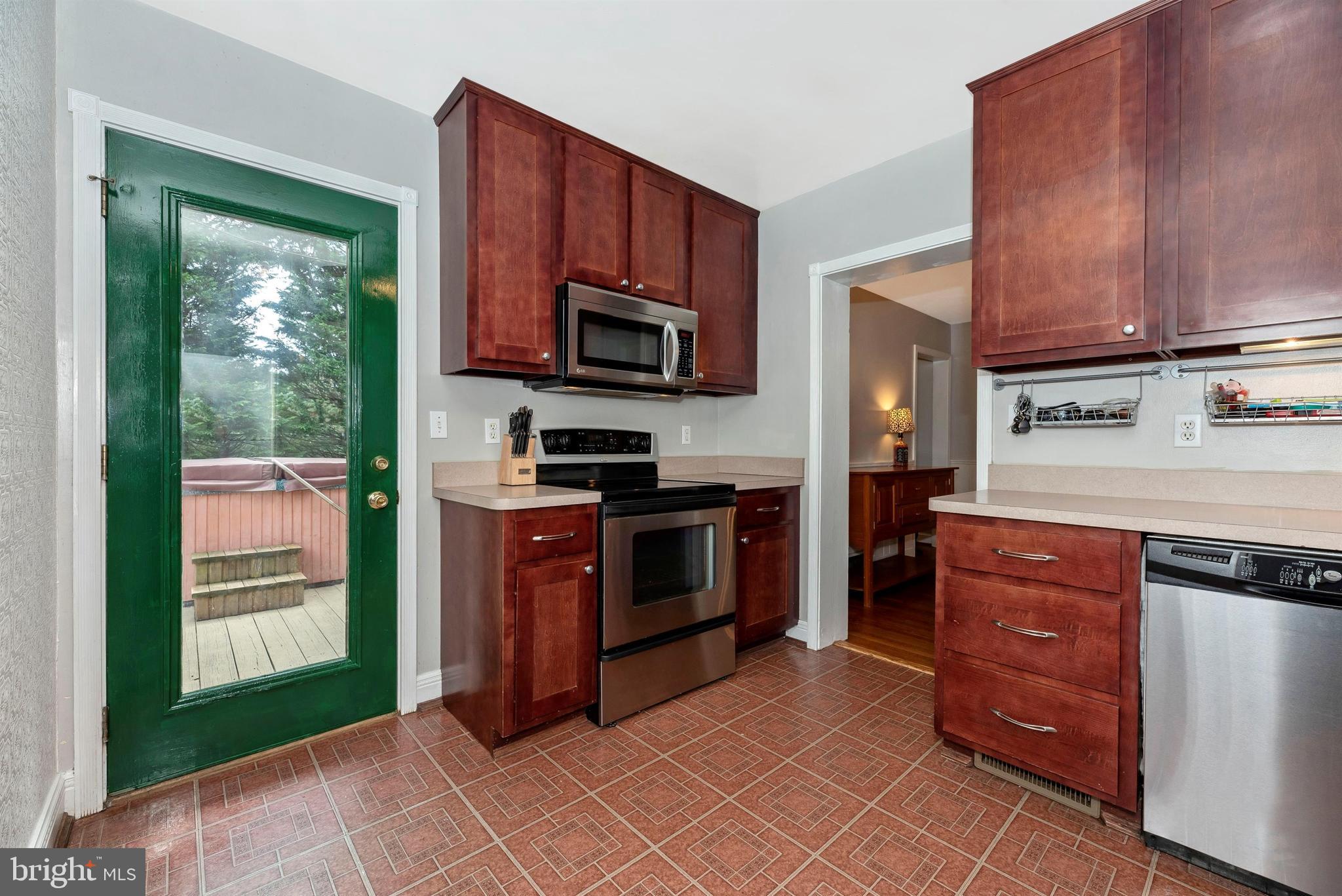 27205 Ridge Road Damascus, MD 20872 - Photo 5 of 73