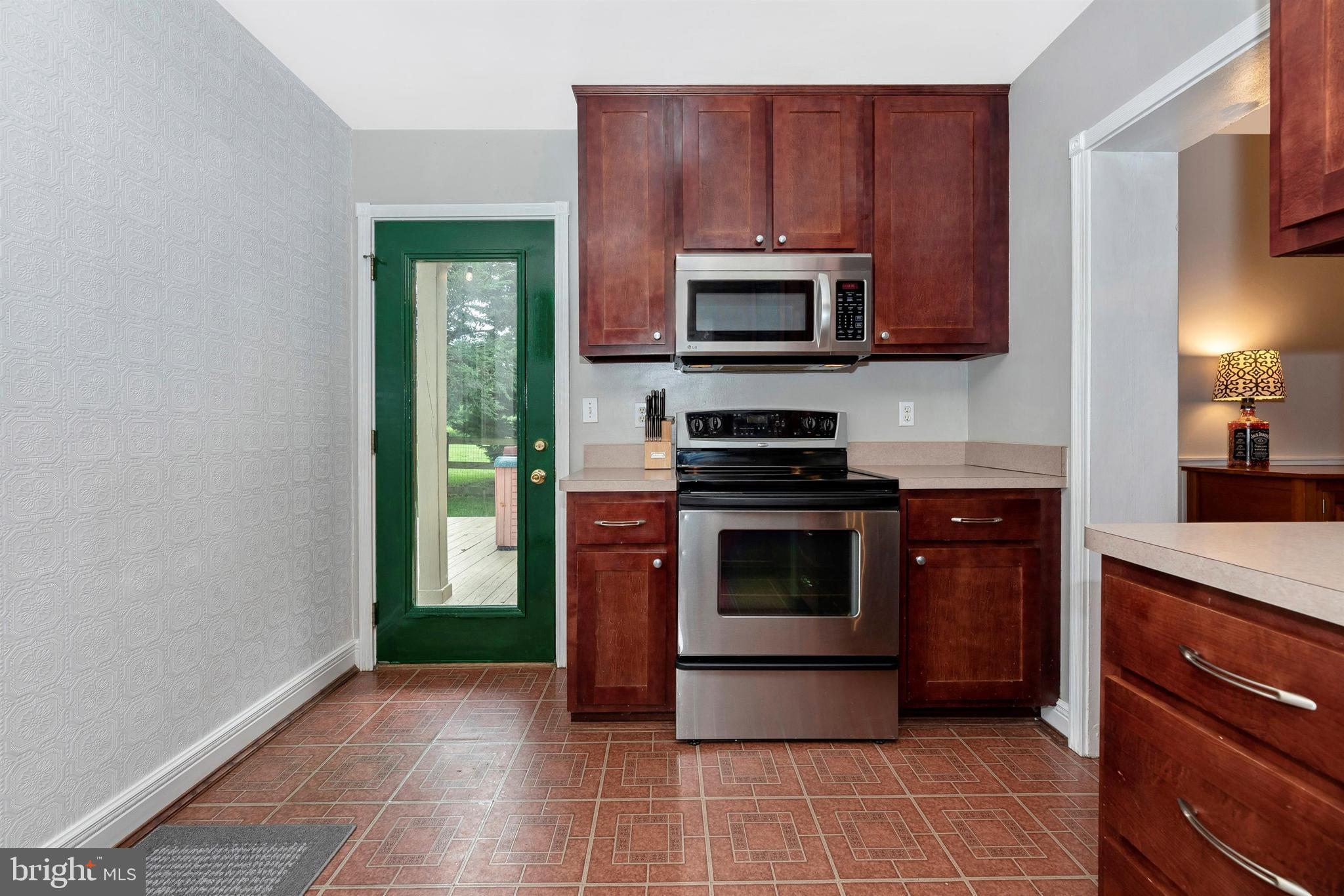 27205 Ridge Road Damascus, MD 20872 - Photo 8 of 73