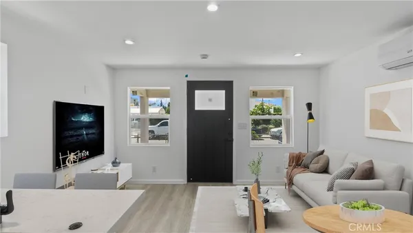 $569,900 | 1563 East 119th Street, Los Angeles, CA 90059
