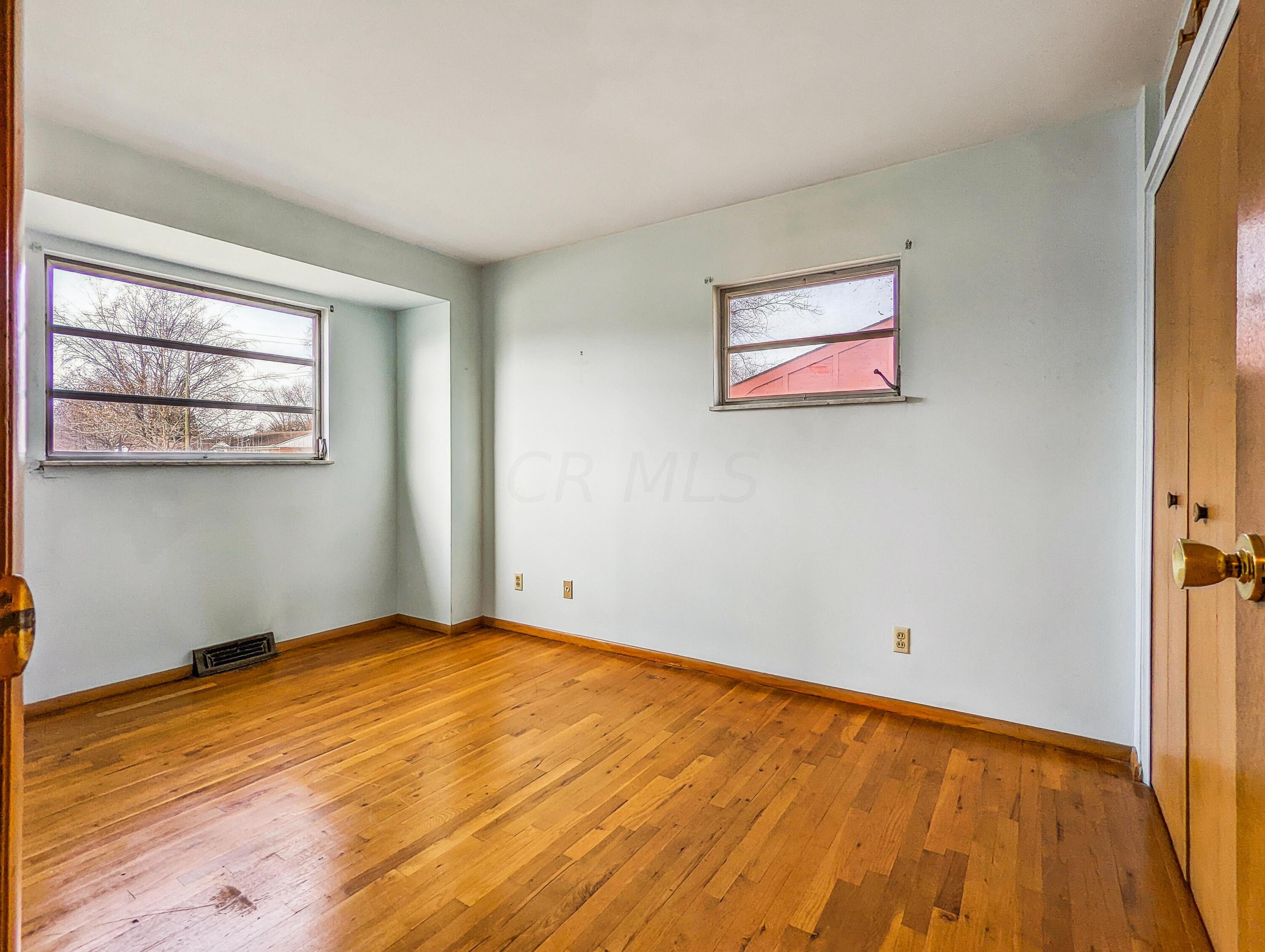 1322 South Yearling Road Columbus, OH 43227 - Photo 22 of 29 PXL_20221213_170429446