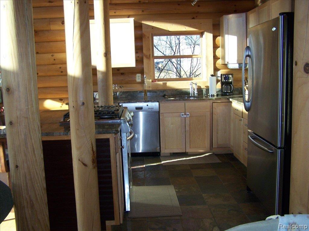 2530 South Bull Run Road Fowlerville, MI 48836 - Photo 3 of 20 KITCHEN