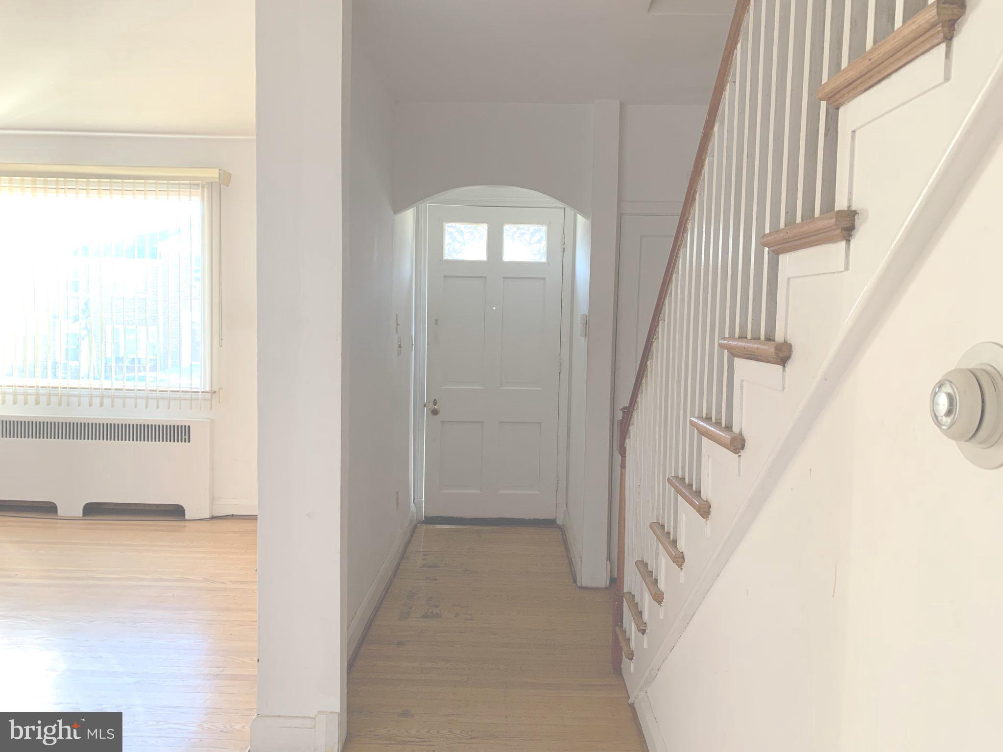 1644 Shadyside Road Baltimore, MD 21218 - Photo 2 of 16 Entry