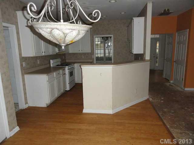 3643 Arklow Road Charlotte, NC 28269 - Photo 3 of 15