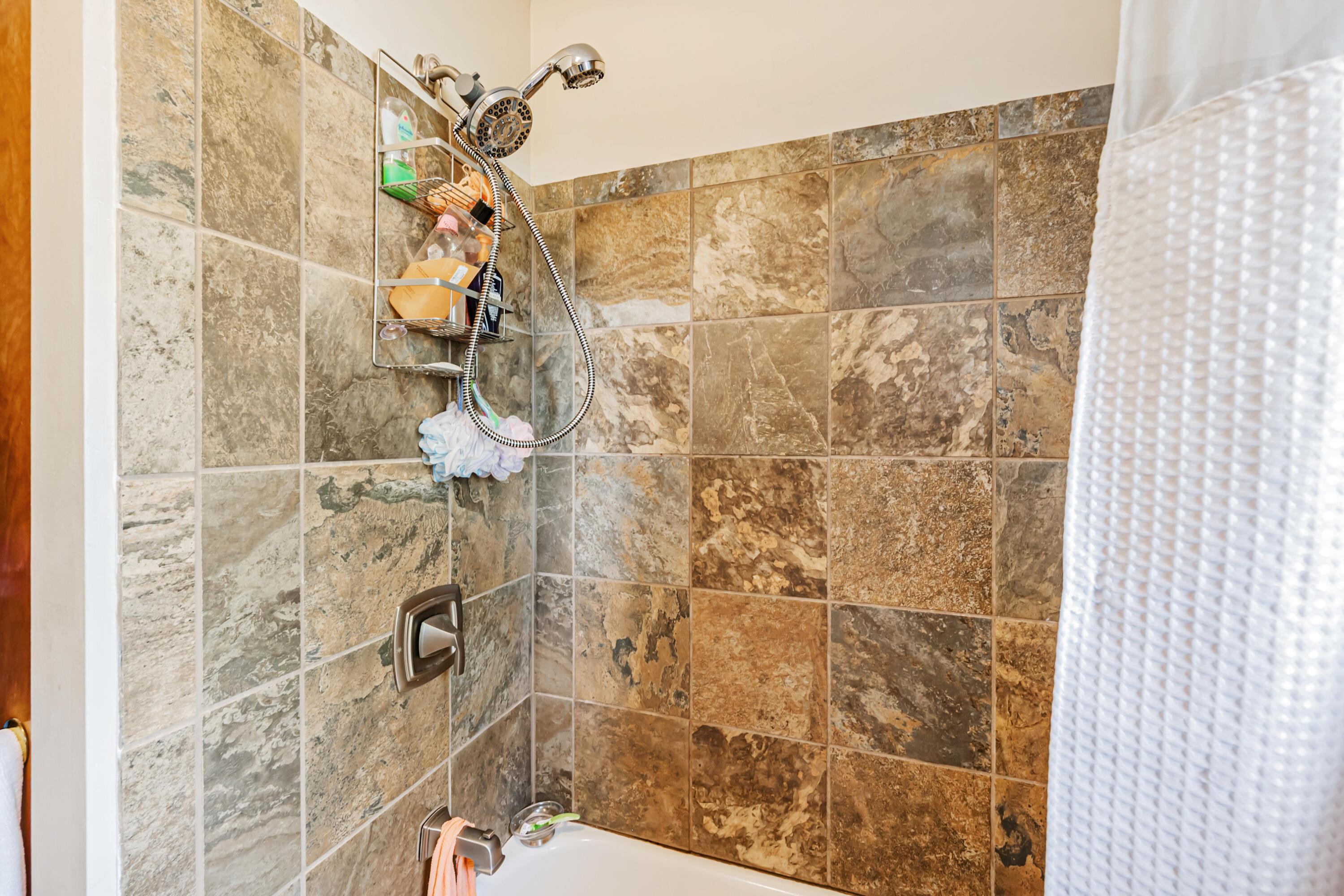 1467 Lusch Road Marion, OH 43302 - Photo 28 of 32 Full Bath 1