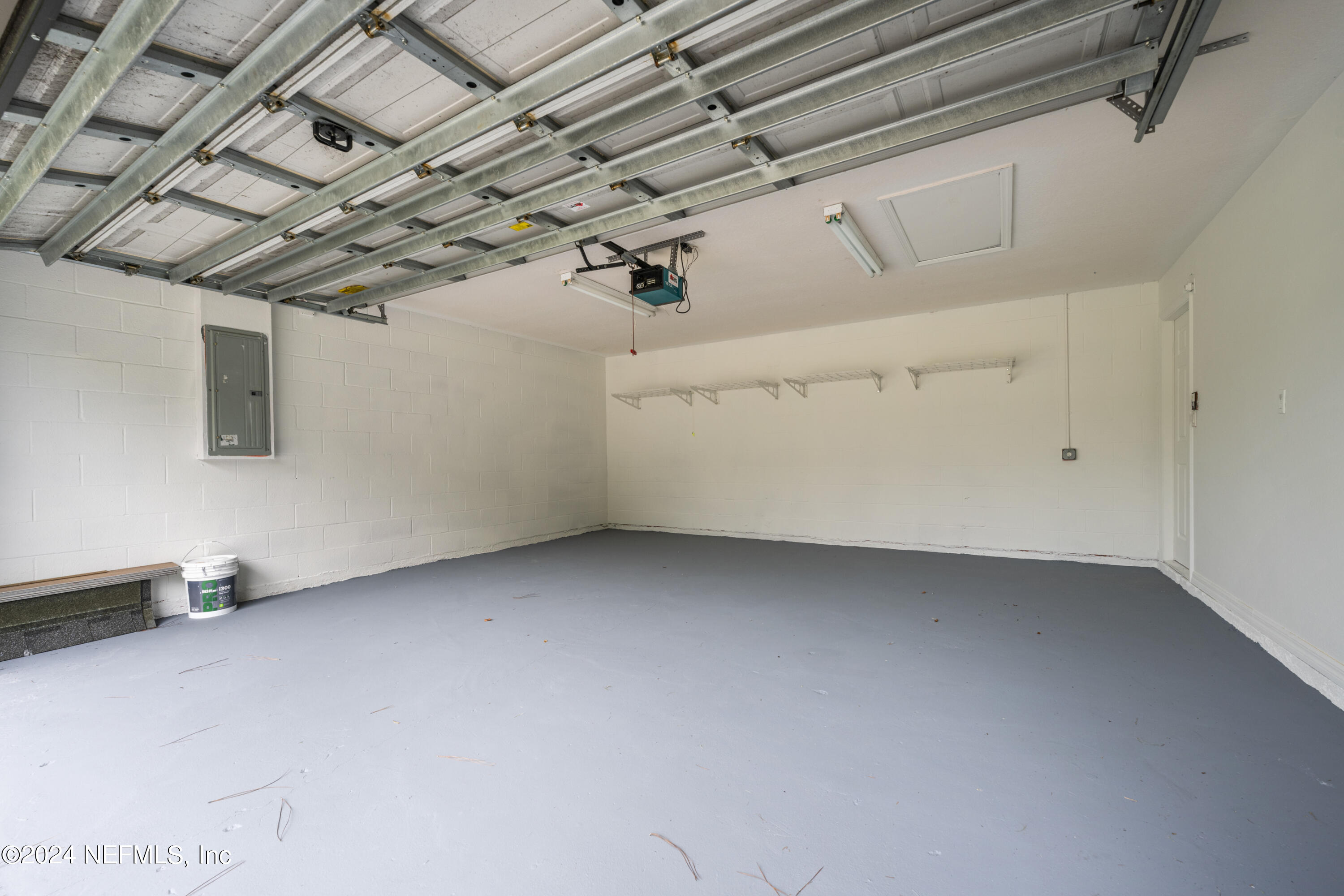 26 Zonal Geranium Trail Palm Coast, FL 32164 - Photo 26 of 35 a view of a room with racks