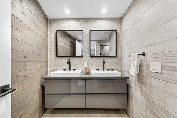 $16,500 | 719 Wellesley Street, Unit A, Weston, MA 02493