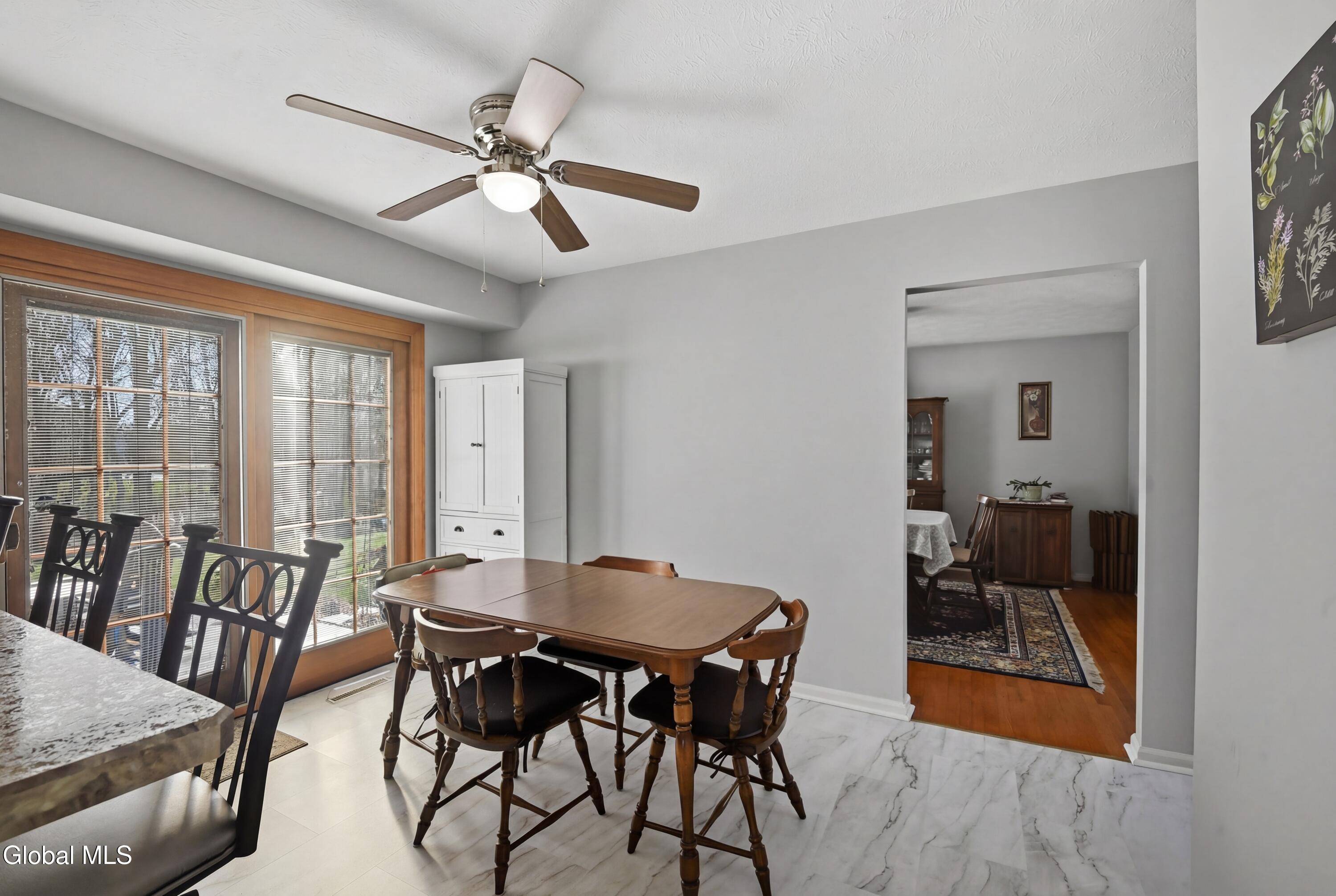 24 Squire Road Colonie, NY 12304 - Photo 12 of 45 12