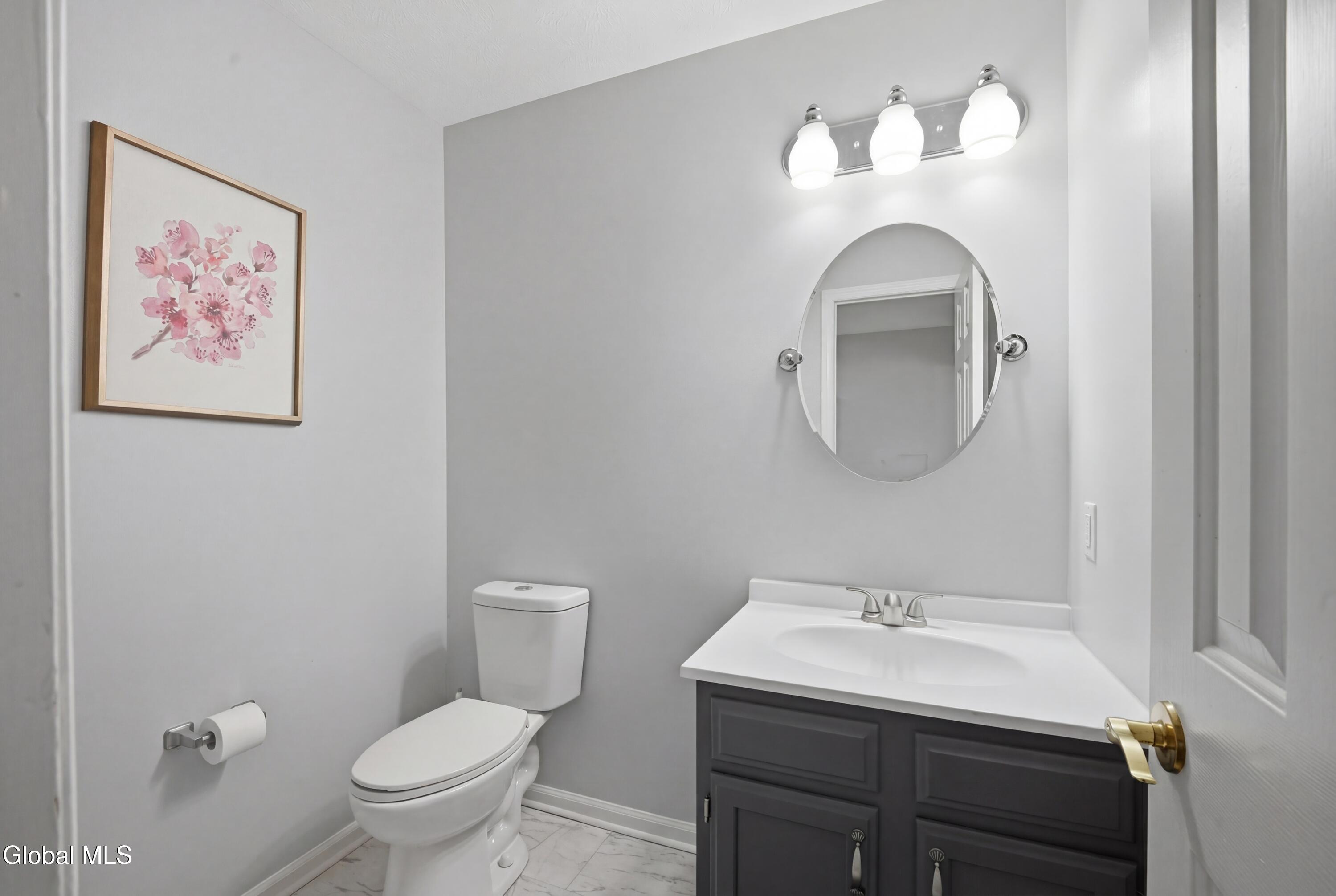 24 Squire Road Colonie, NY 12304 - Photo 18 of 45 18