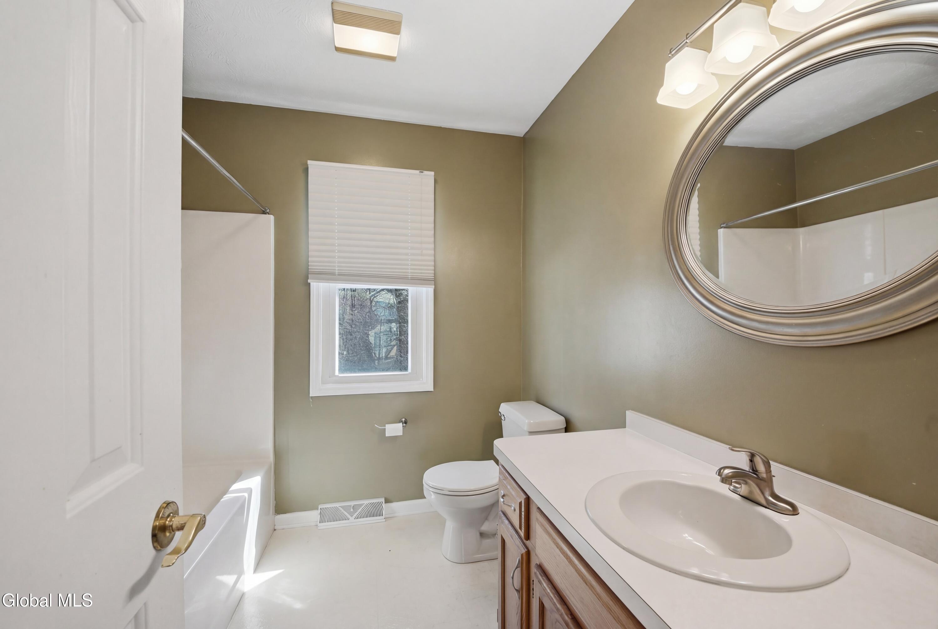 24 Squire Road Colonie, NY 12304 - Photo 21 of 45 21