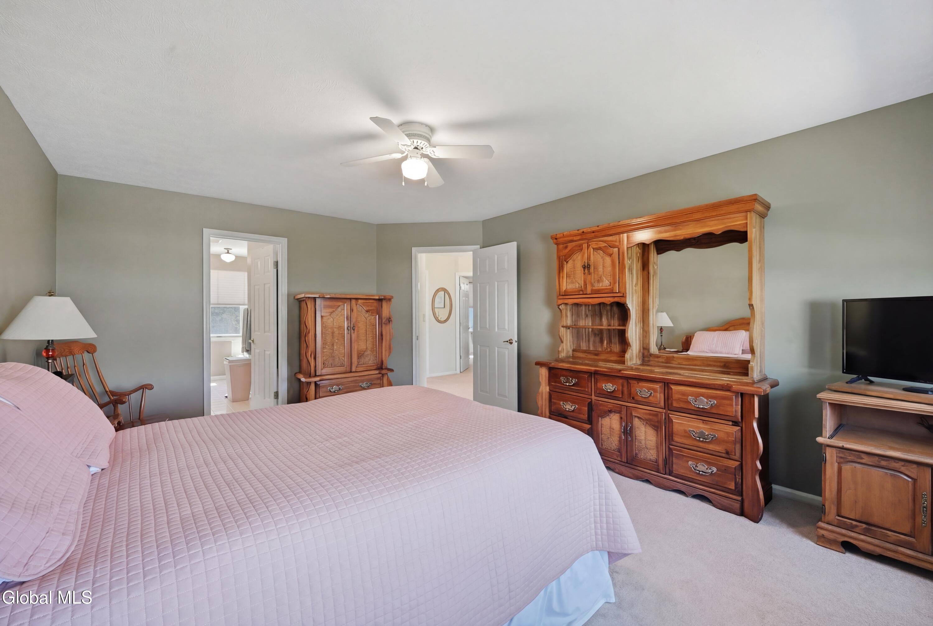 24 Squire Road Colonie, NY 12304 - Photo 28 of 45 28