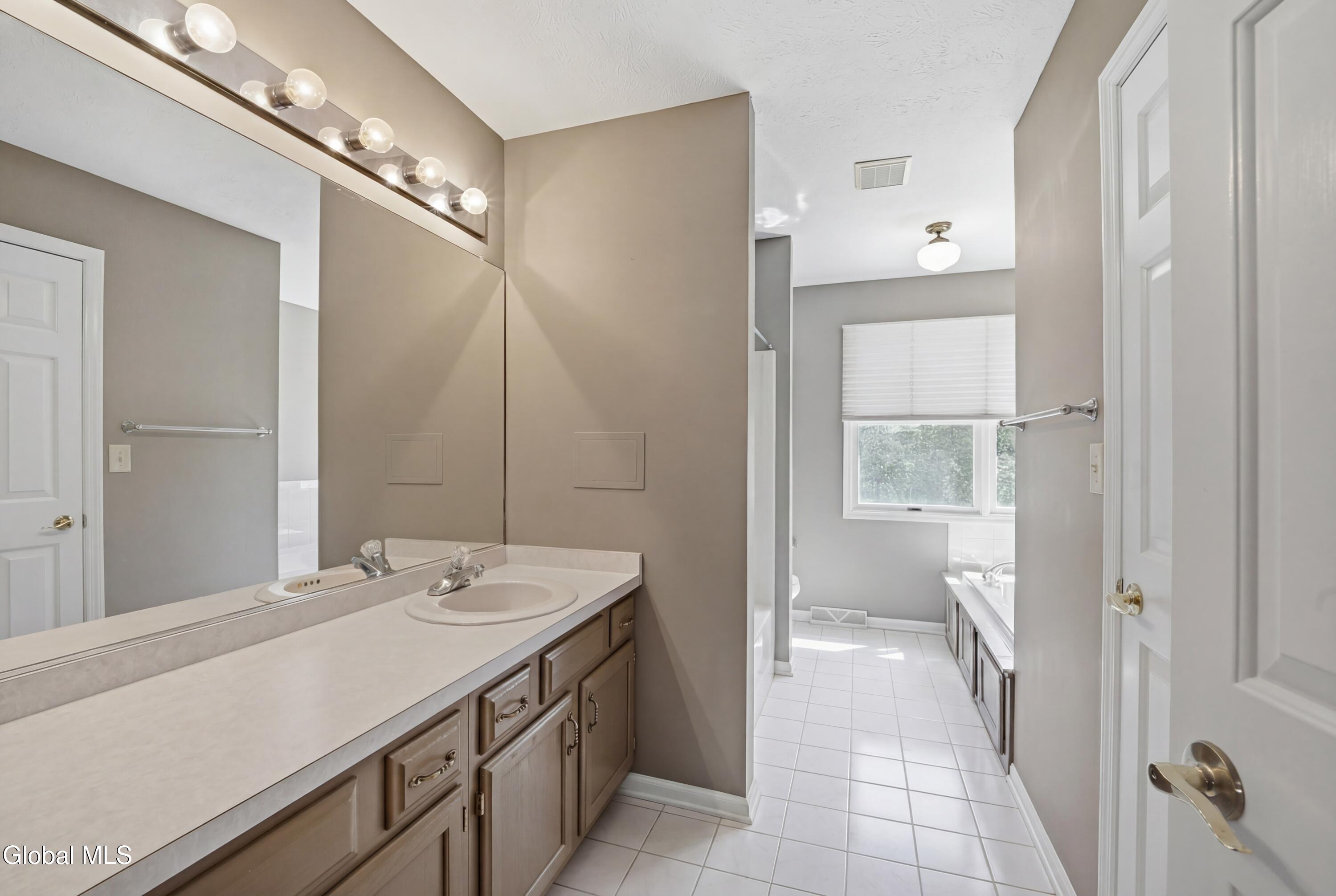 24 Squire Road Colonie, NY 12304 - Photo 29 of 45 29